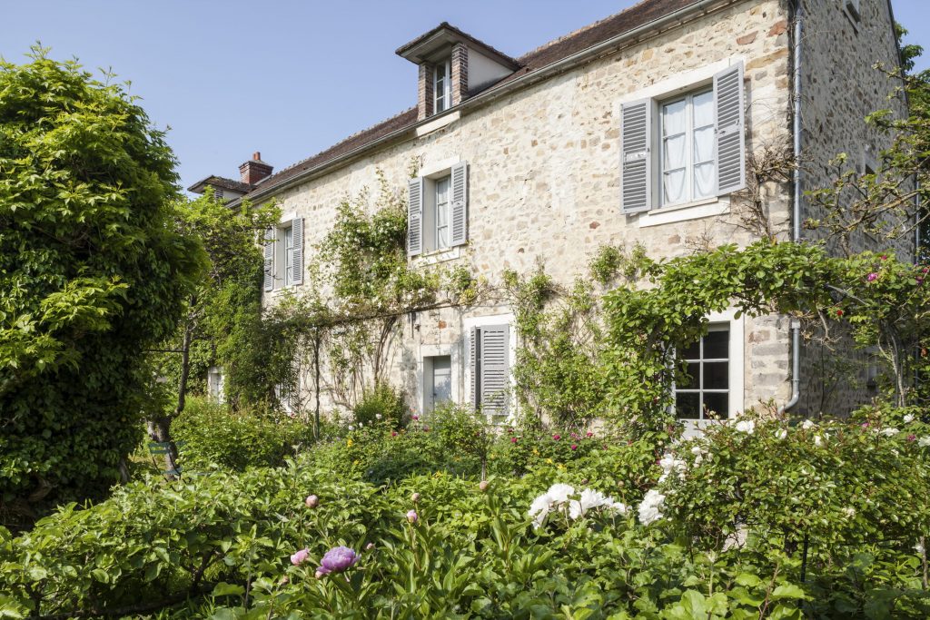 La maison vue du jardin © Yvan Bourhis x