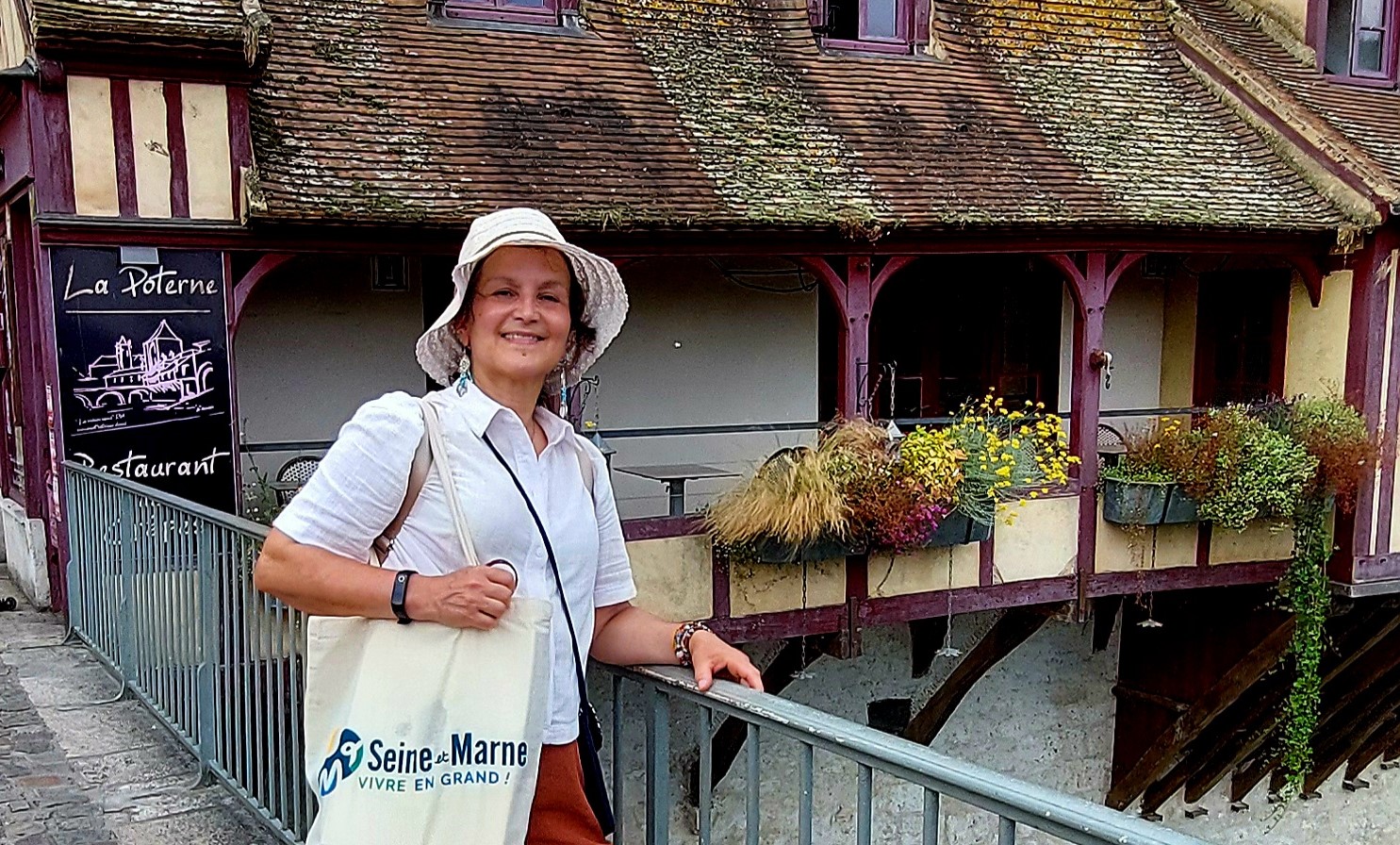 Angèle, sur les pas de Sisley : une journée impressionniste à Moret-sur-Loing