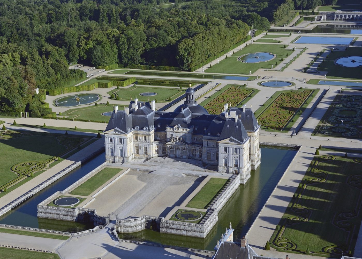 Vue aerienne creditsVaux le Vicomte DSC x