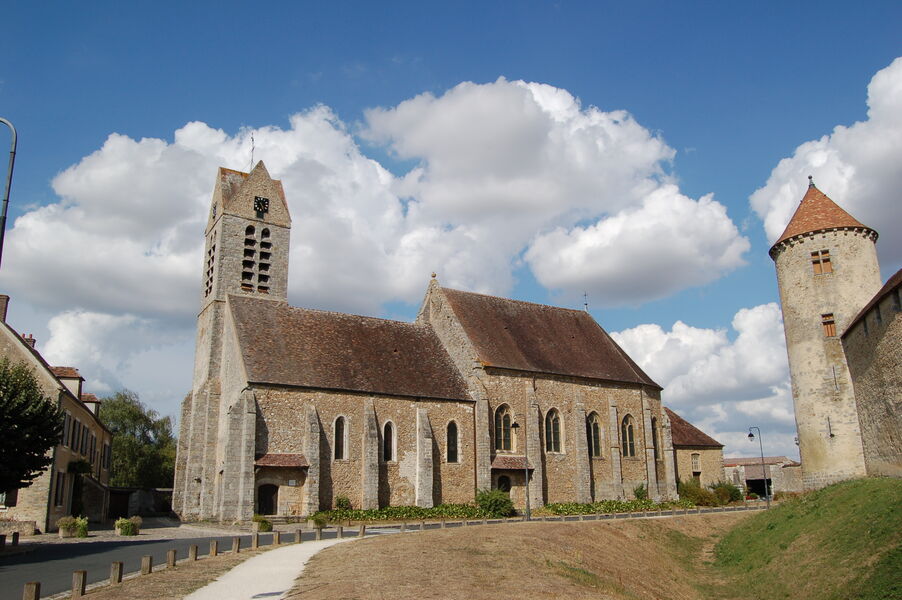 Blandy-les-Tours : village de caractère