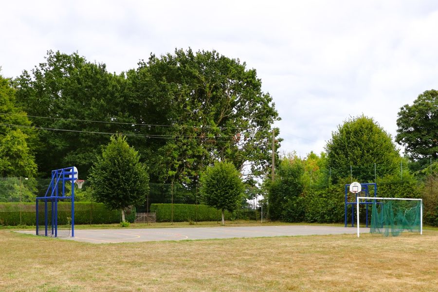 Aire de Jeux et Terrain Multisport