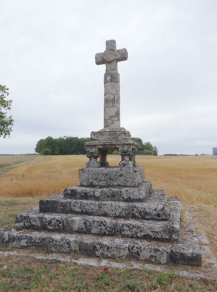 La croix percée