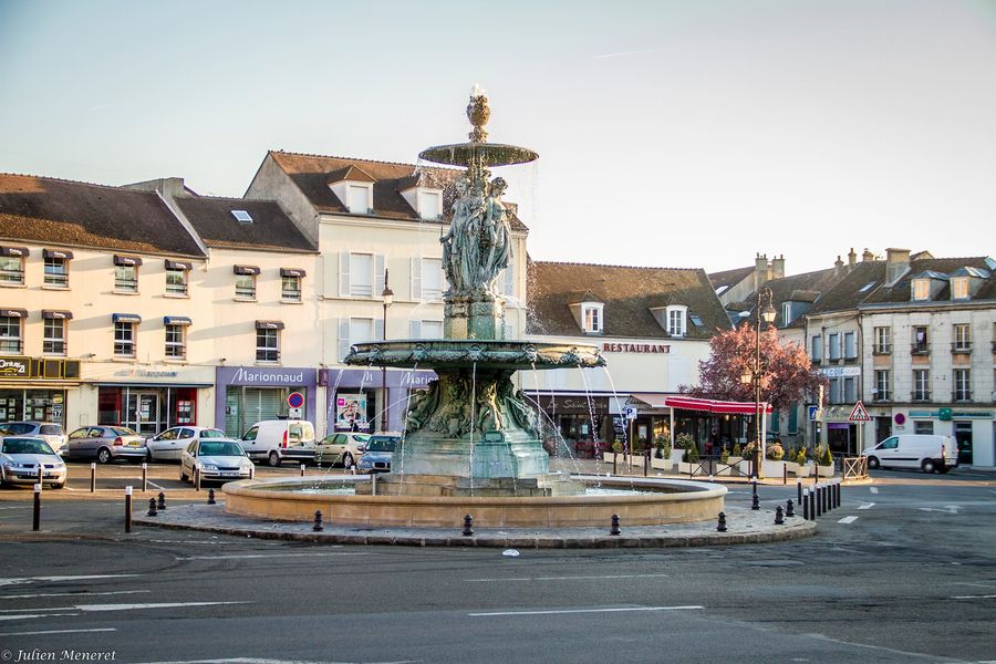 La fontaine et la place Saint-Jean