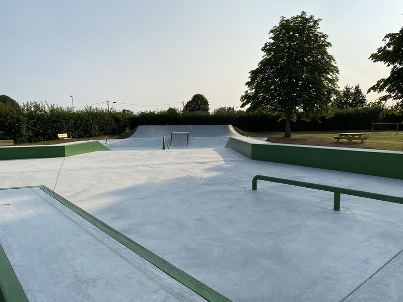 Skate-Park et aire de pique-nique