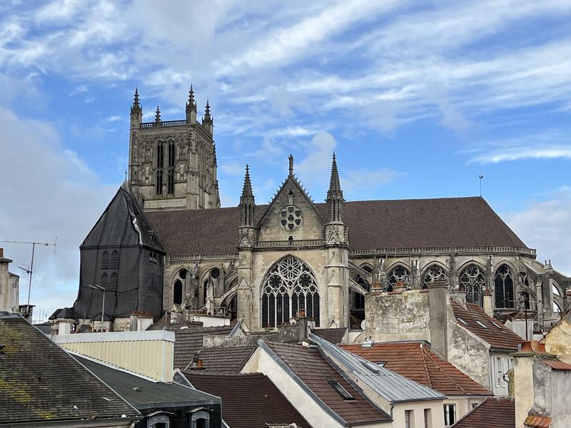 Le Meaux Sacré • Vue Cathédrale • Hyper Centre • Gare