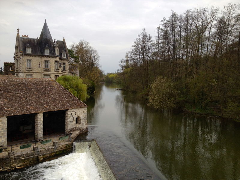 Balade au bord de l'eau, le long du canal du Loing