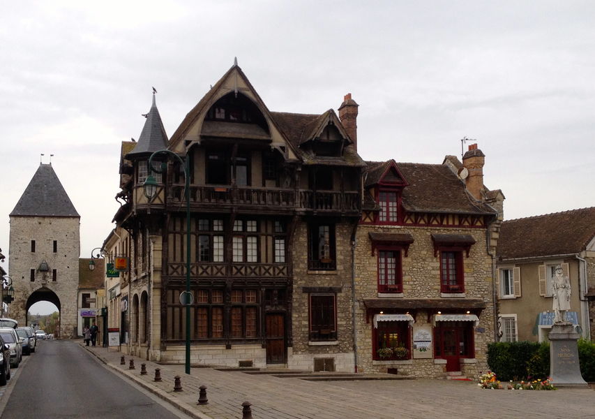 Balade au bord de l'eau, le long du canal du Loing