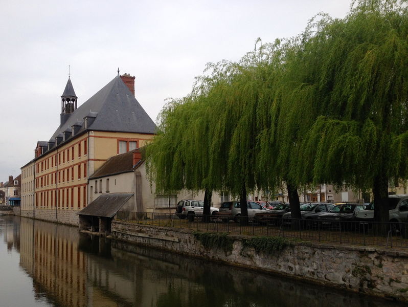 Balade au bord de l'eau, le long du canal du Loing