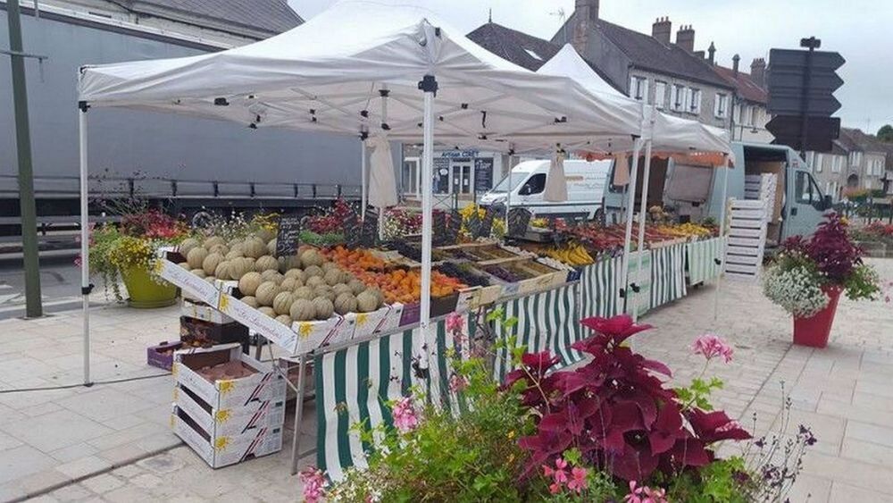 Le marché de La Chapelle La Reine