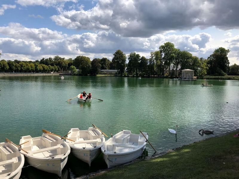 Les barques de l'étang aux carpes