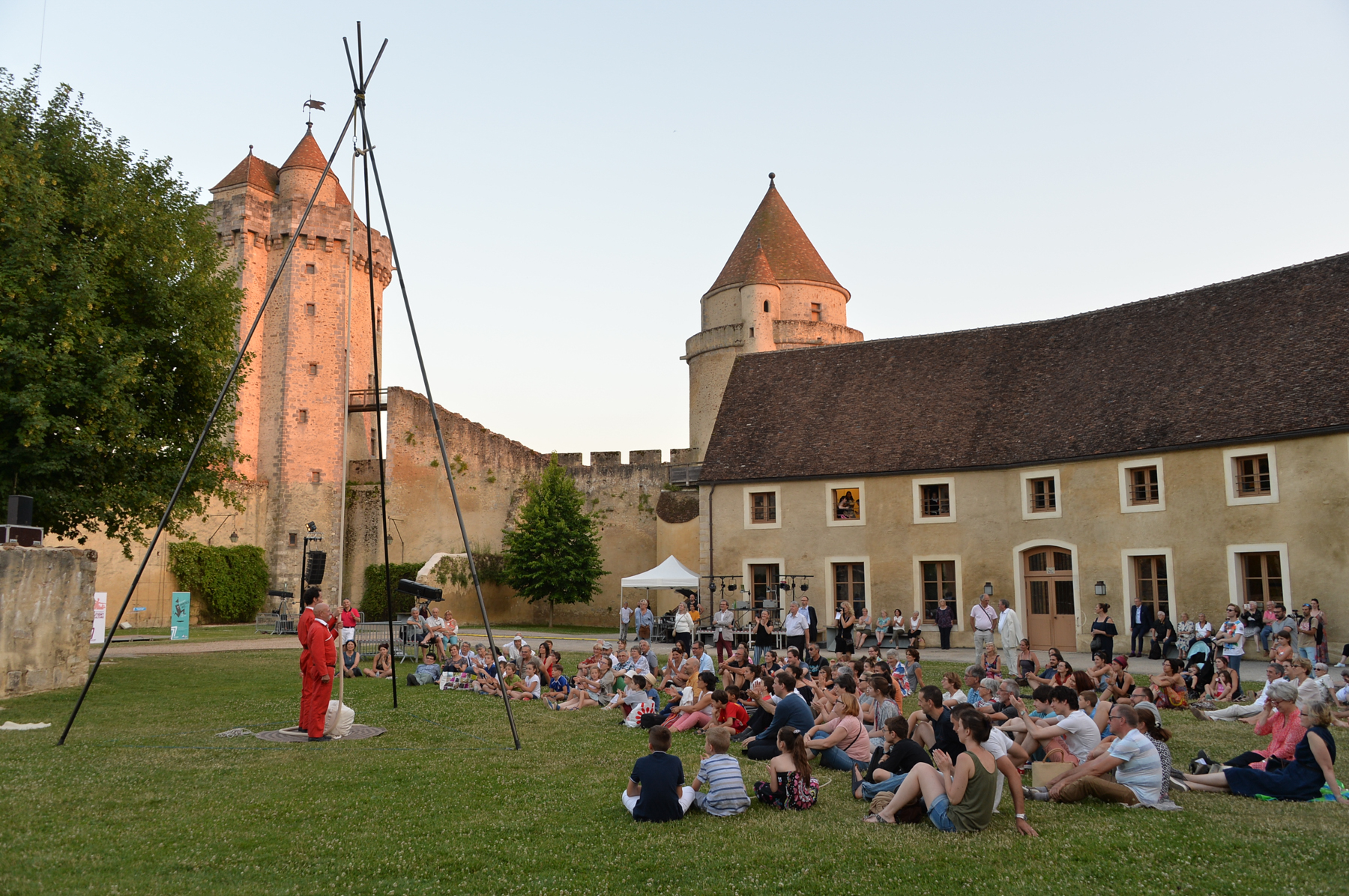 chateau blandy les tours