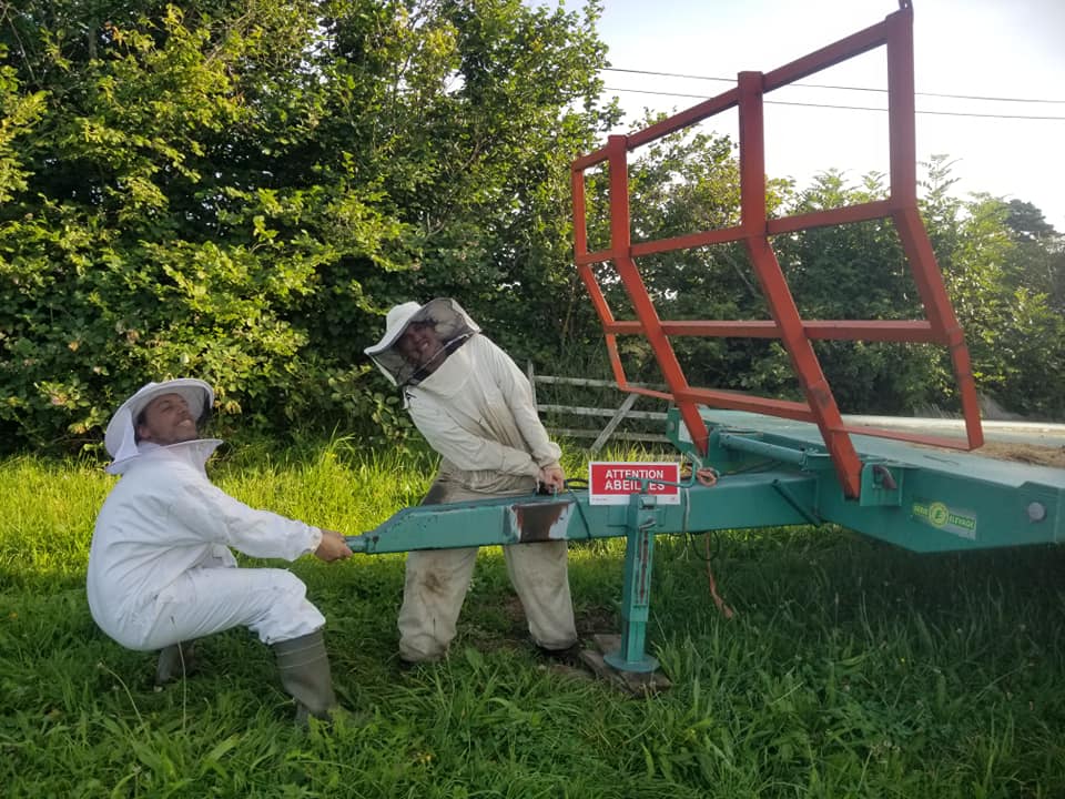 ferme apicole Metaczyk Api apiculteurs heureux protecteurs des abeilles agriculture bio gout campagne se regaler quincy voisins seine et marne vivre en grand