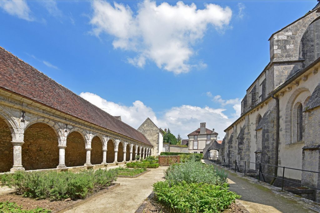 jardin medieval visite donnemerie dontilly cred Maurice Hassine x