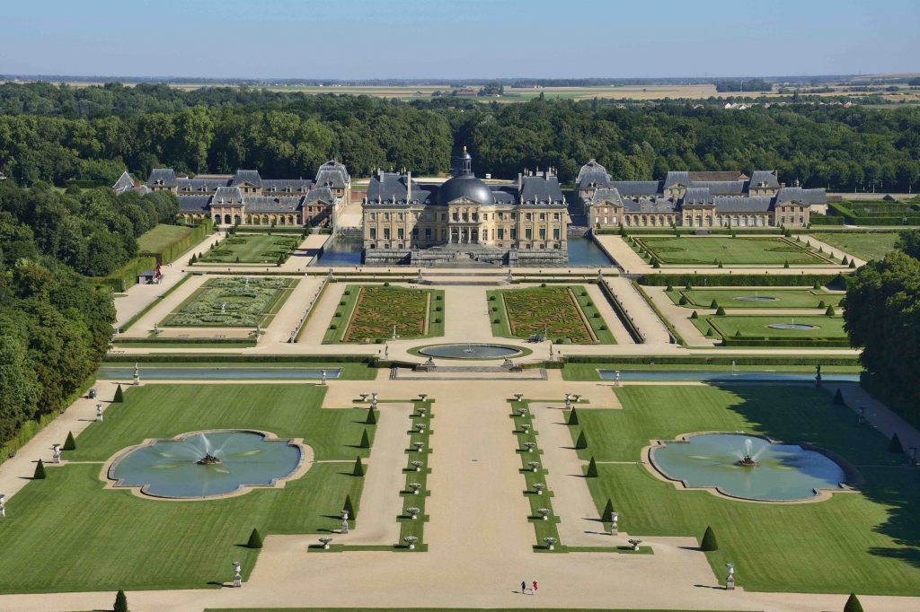 parc jardins a la francaise chateau vaux le vicomte lenotre perspective cred Lourdel Chicurel x