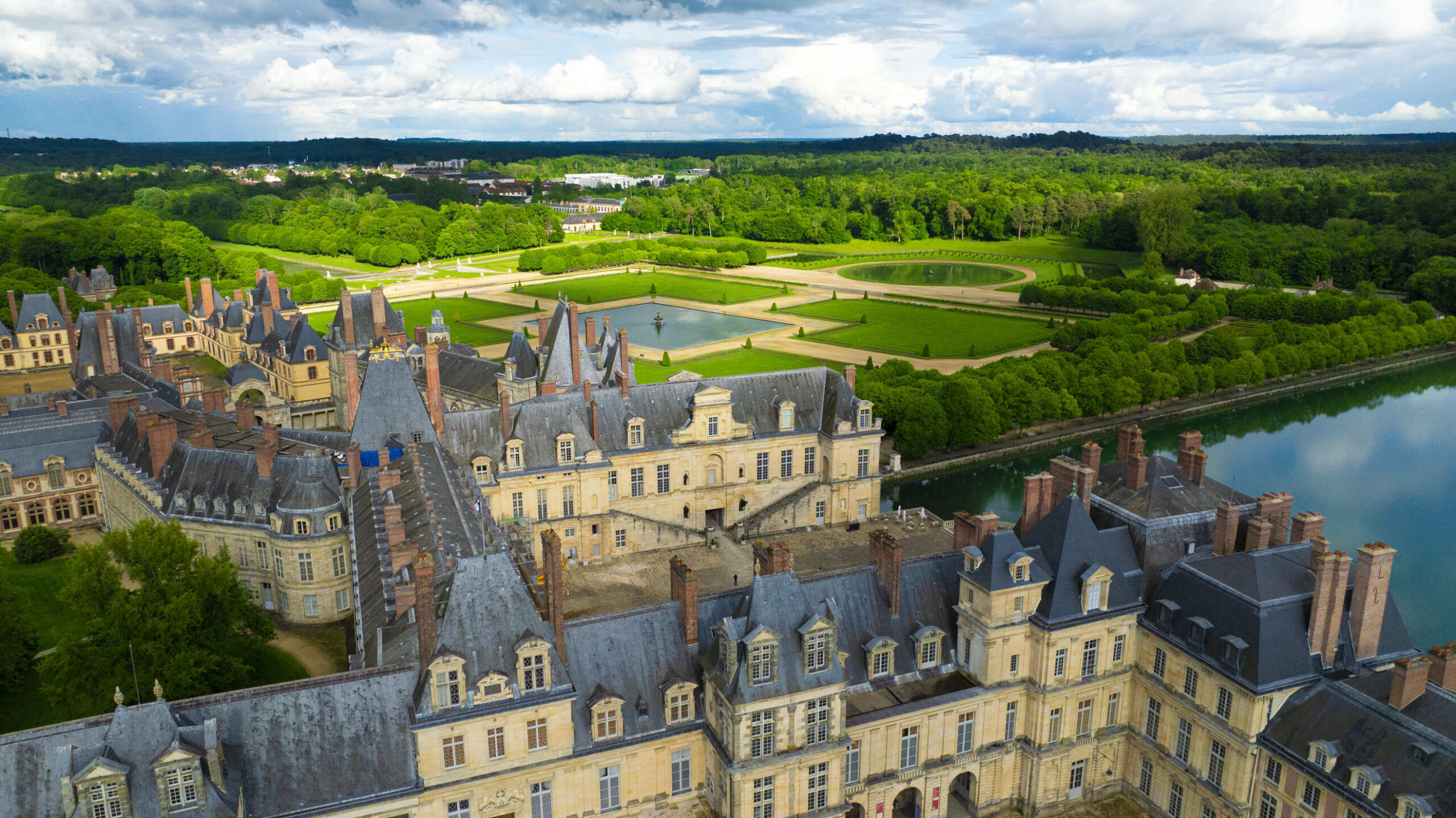 photo drone chateau de fontainebleau c Tortugavideos